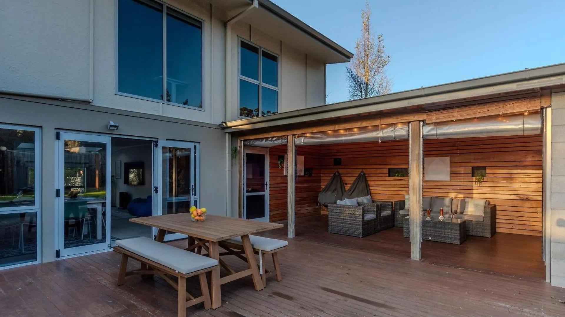Inn Lewis - Beside The Redwoods With Spa Pool 로토루아 펜션