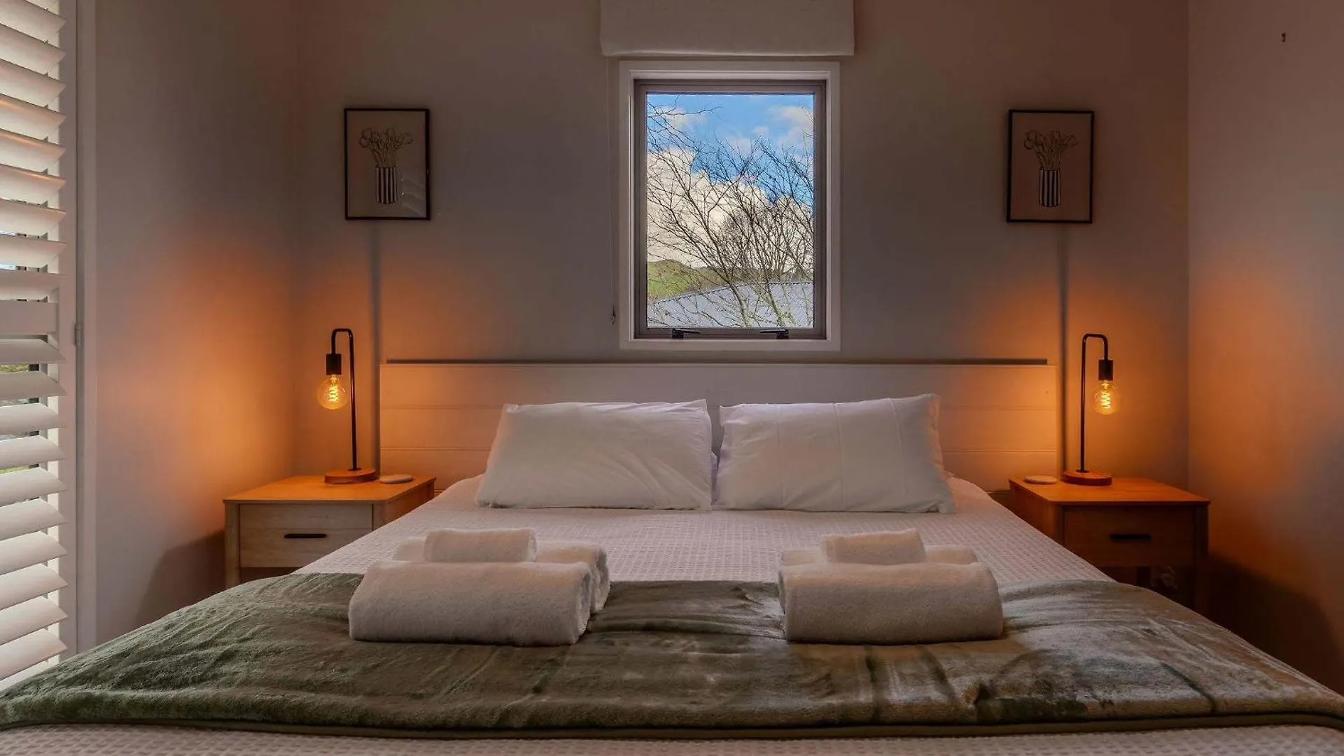 Inn Lewis - Beside The Redwoods With Spa Pool 로토루아 뉴질랜드